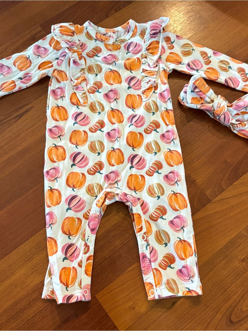 chick pea White One-Piece Footie with Orange & Pink Pumpkin Print & Bow 0-3 M